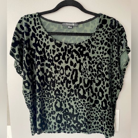 Forever21 Leopard Print Velvet Top Green - Picture 1 of 5